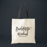 Tote Bag Bachelorette Noir Week-end Personnalisé<br><div class="desc">Sac fourre-tout de fête sur mesure. Sac fourre-tout moderne et classique avec écriture manuscrite noire "Bachelorette Weekend". Personnalisez en ajoutant le nom du destinataire,  le hashtag du mariage ou d'autres détails. Parfait comme cadeau pour votre fête de mariage ou de mariage.</div>