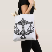 Tote Bag    Balance celtique de la Balance par BurnsInHell (De près)