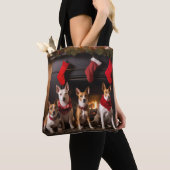 Tote Bag Basenji au coin du feu Noël (De près)