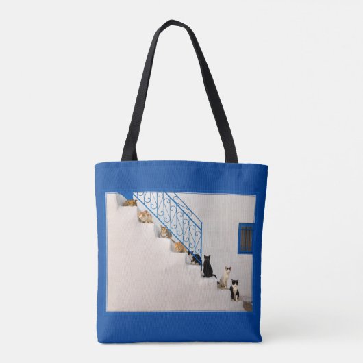 Tote Bag Beaucoup de chats sur un escalier blanc dans un vi (Dos)