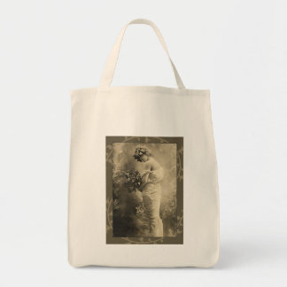 Tote Bag Belle dame victorienne avec des fleurs coupées