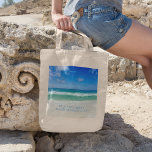 Tote Bag Belle Plage Photographie Famille Réunion Personnal<br><div class="desc">Une belle photo océanique prise dans la destination de vacances idéale de Destin, Floride fait un sac fourre-tout de vacances de plage très personnalisé. Les magnifiques eaux vertes de Sandestin se lavent jusqu'au bord de mer sablonneux sous le ciel bleu serein pour faire la pittoresque famille retrouvailles photo de la...</div>