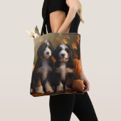 Tote Bag Bernedoodle Chiot Automne Citrouille de plaisir (De près)