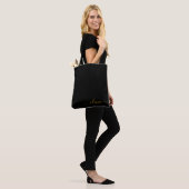 Tote Bag Black Name Gold Girl Script Monogramme moderne (Sur le modèle)