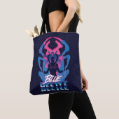 Tote Bag Bleu Beetle Rétrowave contre graphique (De près)