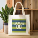 Tote Bag Bleu de la Marine et Graines de Rugby Vert Nom Num<br><div class="desc">Un sport personnalisé et un motif masculin pour les garçons et les garçons de votre famille.Ce design sportif est parfait pour tout athlète jouant au football ou au baseball. Un design audacieux et moderne avec une zone pour texte customisé ou monogramme. Si vous devez ajuster l'illustration ou modifier la police,...</div>