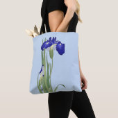 Tote Bag Blue Irises par Ohara Koson (De près)
