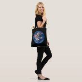 Tote Bag Blue Marble Earth, 2014 Photo satellite (Sur le modèle)