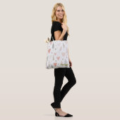 Tote Bag Blush Hearts & Botanical Seamless Pattern (Sur le modèle)