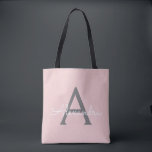 Tote Bag Blush Pink Grey Nom Girl Script Monogramme Moderne<br><div class="desc">Rose et gris clair Élégant Ajoutez votre propre nom Monogram Book Bag. Ce sac de livre peut être customisé pour inclure votre nom initial et prénom et donné comme cadeau pour Noël,  Sweet 16 Anniversaire,  Fête des mariées ou Mariage.</div>