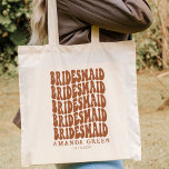 Tote Bag Boho Retro Terracotta Bachelorette personnalisée<br><div class="desc">Vous recherchez le cadeau parfait pour la fête de bachelorette? Ne cherchez pas plus loin que notre sac fourre-tout personnalisé ! Nos sacs fourre-tout sont parfaits pour toute future mariée. Que vous planifiez un mariage à la plage ou un barbecue jardin, nos sacs fourre-tout seront votre accessoire de choix. Non...</div>