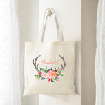 Tote Bag Boho Rustique Floral Antlers avec nom<br><div class="desc">Un design d'inspiration boho rustique avec des bois de cerfs ornés d'un bouquet de fleurs d'aquarelle rose et pêche. Insérez votre nom ou tout autre texte souhaité à la place du nom de l'exemple indiqué. Vous pouvez également supprimer le texte si vous préférez cet élément sans lui.</div>