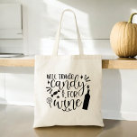 Tote Bag Bonbons de commerce pour le vin Drôle Halloween<br><div class="desc">Célébrez Halloween avec un tour humoristique en utilisant notre "Trade Candy for Wine" Funny Halloween Sac fourre-tout! Ce fourre-tout ludique présente un graphisme amusant et une phrase amusante dans la typographie stylée, parfait pour ceux qui préfèrent un régal pour adultes. Fabriqué avec des matériaux durables et de qualité, il offre...</div>