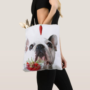 Tote Bag Bouledogue français regardant un poivron rouge