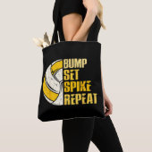 Tote Bag Bump Set Spike Répéter Volleyball Funny (De près)