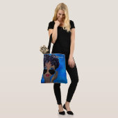 Tote Bag Cadeau bleu d'art noir de sororité (Sur le modèle)