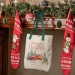 Tote Bag Camion rouge vintage | Monogramme de Noël familial<br><div class="desc">Célébrez la saison avec cette fourre-tout de Noël familiale avec un camion rouge vintage et des arbres de Noël. Personnalisez avec votre nom de famille pour en faire votre propre sac de Noël unique. Parfait pour les réunions de Noël en famille, les fêtes de fin d'année et plus encore. Amusant,...</div>