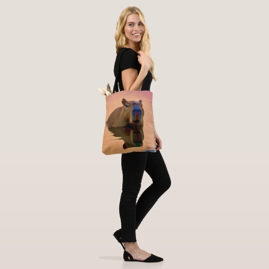 Tote Bag Capybara émergeant d'un lac d'art paisible (Sur le modèle)