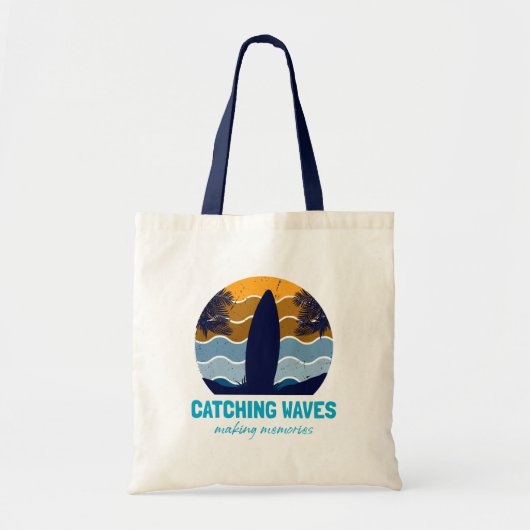 Tote Bag Catching Waves Retro Surboard Beach Art (Devant)