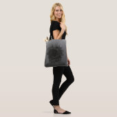 Tote Bag Celestial Black Rose (Sur le modèle)