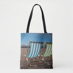 Tote Bag Chaises de plate-forme regardant la mer