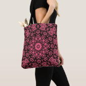 Tote Bag Châle à patchwork de châle rose et noir (De près)