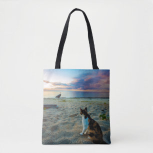 Tote Bag Chat se reposant sur une plage