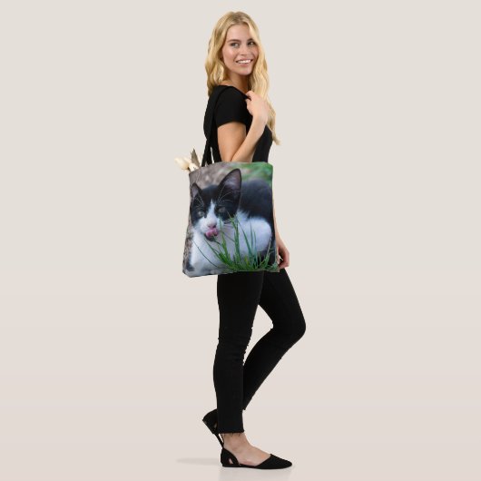Tote Bag chaton tuxedo (Sur le modèle)