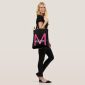 Tote Bag Chaud rose noir moderne Script Girl Monogramme Nom (Sur le modèle)