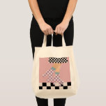 Tote Bag Chèques d'art moderne À damiers roulettes de patin<br><div class="desc">Roller skater girl en chèques en jupe, lilas checkers en quads, roller en damier motif disco plancher. Pieds abstraits parfaits patins à roulettes art pour poupée, femme, fille. Patins à roulettes amovibles design motif sur décoration maison, tasses, papier d'emballage, etc. Roller skates art illustration design cadeau pour fille, petite-fille, derby...</div>