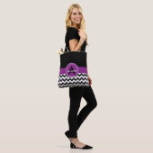 Tote Bag Chevron violet noir (Sur le modèle)