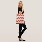 Tote Bag Chevron zigzag design rouge fureur divine rose (Sur le modèle)