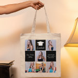 Tote Bag Chic Graduation 6 Photo Collage Keepsaké Cadeau<br><div class="desc">Un sac fourre-tout de collage de graduation sur mesure avec des carrés noirs chic pour une lycéenne diplômée de la classe de 2025. Customisez avec vos portraits supérieurs, le nom de l'école et la classe de graduation sous l'élégante calligraphie blanche pour un grand cadeau de graduation personnalisé. Il dispose d'un...</div>