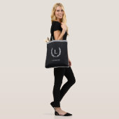 Tote Bag Chic noir et blanc élégant Monogramme moderne init (Sur le modèle)