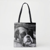 Tote Bag Chien de boxe sur le rebord de fenêtre (Devant)