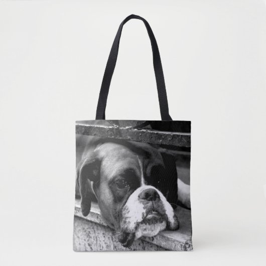 Tote Bag Chien de boxe sur le rebord de fenêtre (Devant)