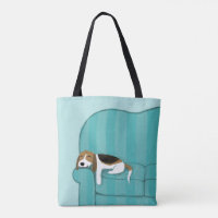 Chien heureux mignon de divan du beagle |