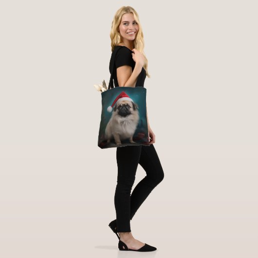 Tote Bag Chien pekingese pendant Noël de neige (Sur le modèle)