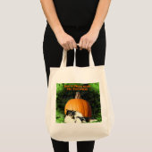 Tote Bag Chien protégeant un grand Citrouille Drôle Hallowe (Devant (produit))