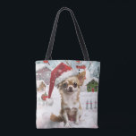Tote Bag Chihuahua Winter Wonderland Christmas Joy<br><div class="desc">Ce design festif reflète l'esprit joyeux de la période des fêtes, avec un adorable petit portant un chapeau de Père Noël. Le chien est niché dans un pays des merveilles hivernales, avec un bonhomme de neige, un sapin de Noël décoré et des cadeaux joliment emballés. Les flocons de neige tombent...</div>