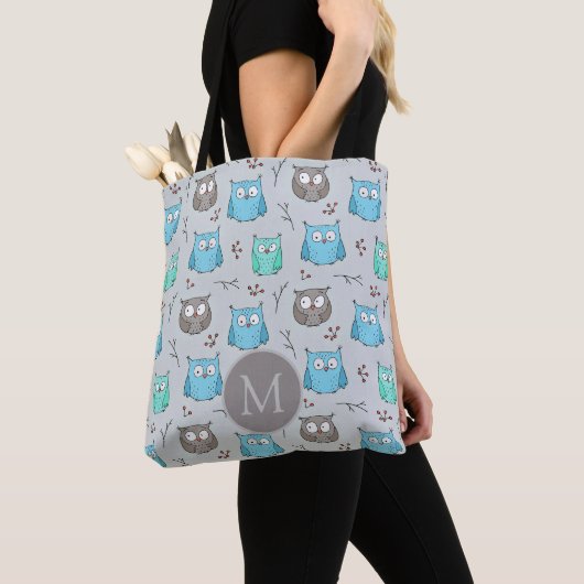 Tote Bag Chouette gris bleu mou Motif Monogramme (De près)