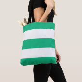Tote Bag Classic Vert et Blanc Broad Stripes sur un (De près)