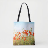 Tote Bag Close up poppies on field. Wild flowers in springt (Devant)