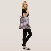 Tote Bag collage moderne violet noir (Sur le modèle)