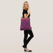 Tote Bag Colorful Batik Red & Purple Abstract (Sur le modèle)