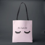 Tote Bag Conversation Lash - Ces Lashes Tho'<br><div class="desc">Lash Conversation II par Alicia Ludwig. Comprend des cils noirs en plumes et l'expression "Ces cils Tho'" contre un arrière - plan rose.</div>