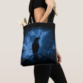 Tote Bag Corneille noire avec runes style gothique foncé (De près)
