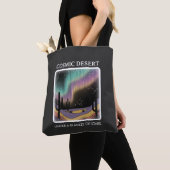 Tote Bag Cosmic Desert Aurora • Retro Western Night Sky (De près)