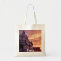 Coucher de soleil sur la basilique de Venise