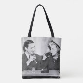 Tote Bag Couple assis ensemble dans un restaurant flirtant (Dos)